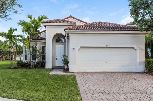 1700 Ne 37th Pl, Homestead, FL, 33033-5577 | Card Image