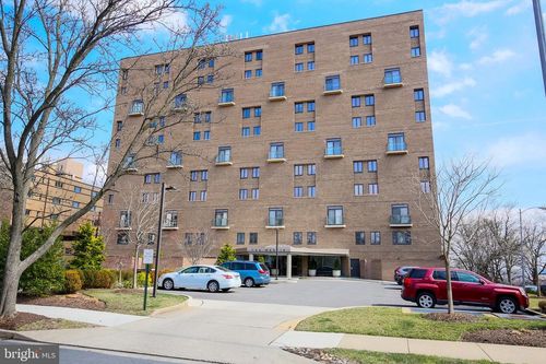 g-4-1401 N Oak St, ARLINGTON, VA, 22209 | Card Image