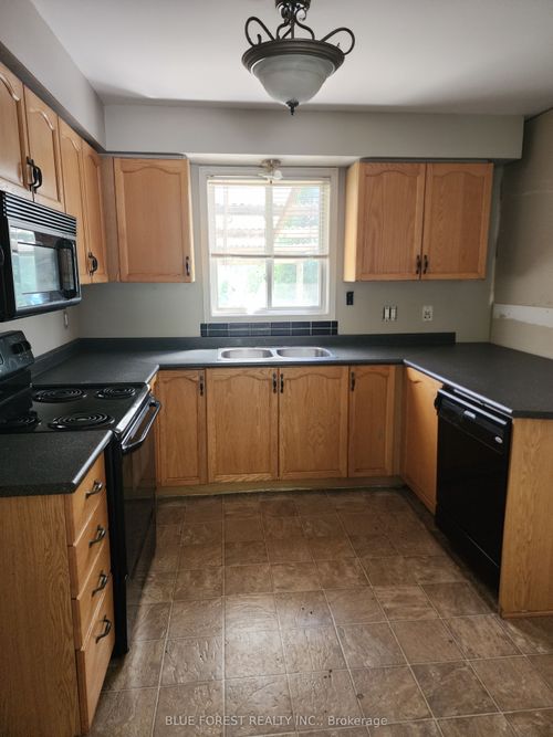 953 Prosperity Crt, London, ON, N5V5C7 | Card Image