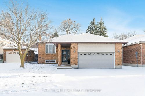 110 Chieftain Cres, Barrie, ON, L4N6J3 | Card Image