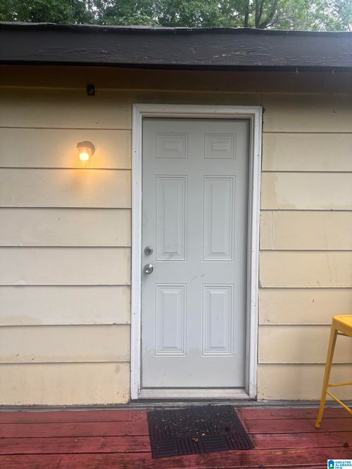 1613 Barrington Ln Ne, CENTER POINT, AL, 35215-6727 | Card Image