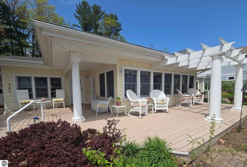 340 E Bay Blvd S, Traverse City, MI, 49686-3071 | Card Image