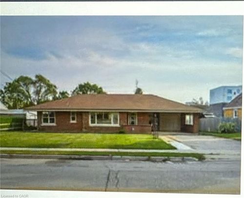 8 Munch Ave, Cambridge, ON, N1R1A2 | Card Image
