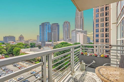 unit-1004-333 W Trade St, Charlotte, NC, 28202-1945 | Card Image