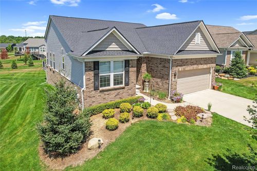 5008 Oakdale Dr, Clarkston, MI, 48348-4963 | Card Image