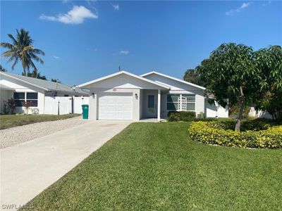 629 95th Avenue N, House other with 3 bedrooms, 2 bathrooms and null parking in Naples FL | Image 1