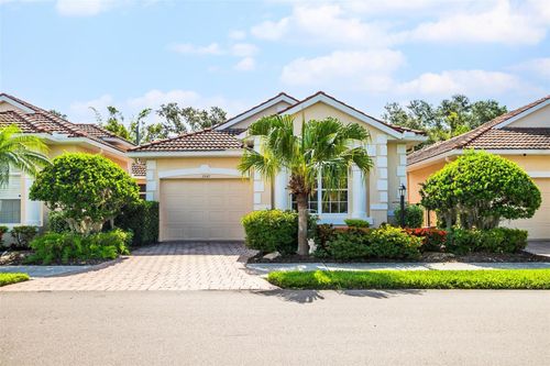 7747 33rd St E, SARASOTA, FL, 34243-4127 | Card Image