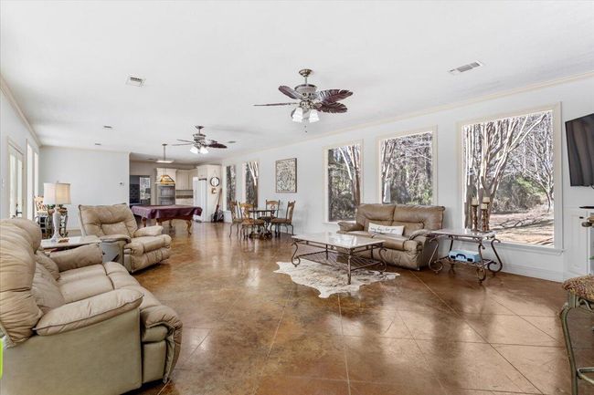 35-Living Area | Image 35