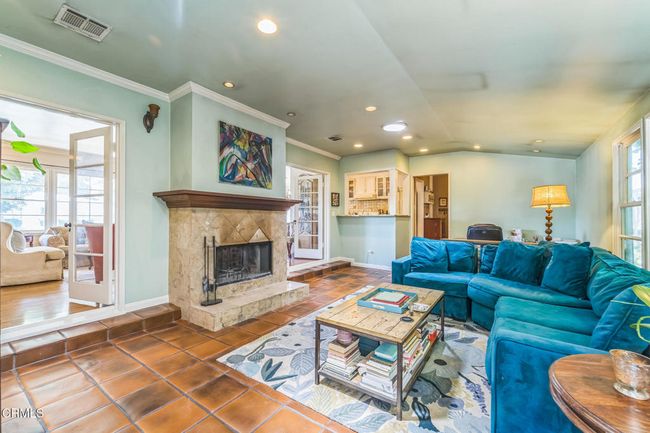 family room 2 | Image 13