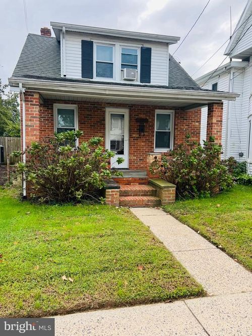 317 W Commerce St, SMYRNA, DE, 19977-1303 | Card Image