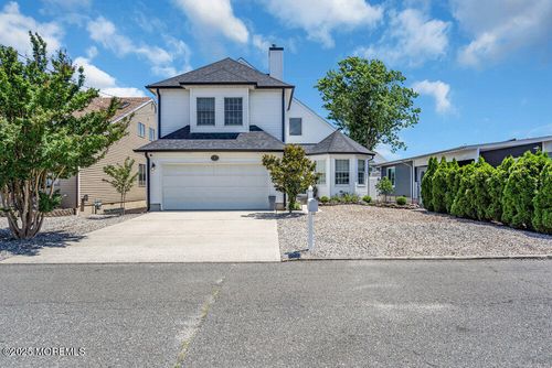 17 W Coral Dr, Brick, NJ, 08723-7609 | Card Image