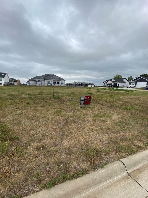 370 Linden St, Alburnett, IA, 52202-7603 | Card Image