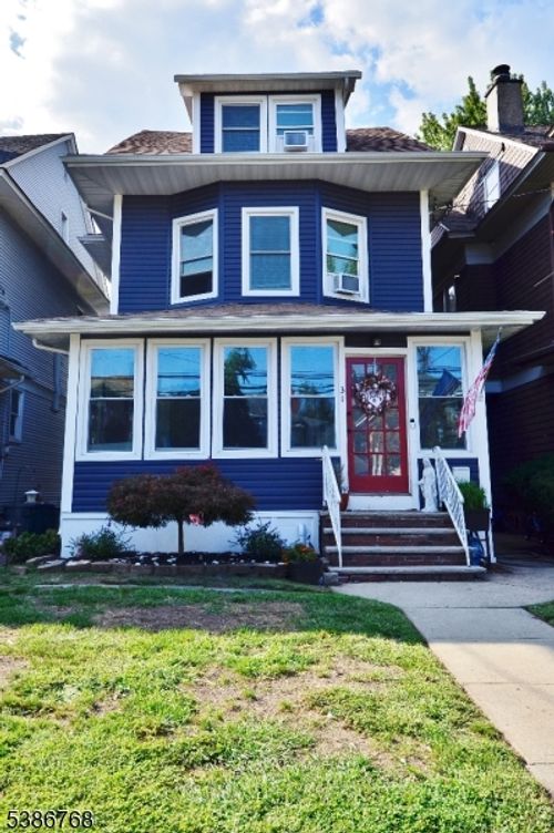 31 Avenue B, Bayonne, NJ, 07002-1932 | Card Image