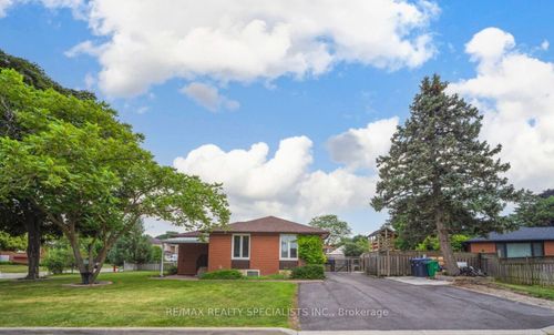 2 Dunster Cres, Brampton, ON, L6T3J7 | Card Image