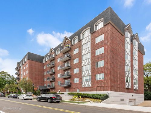 205-501 Forest Avenue, Glen Ellyn, IL, 60137 | Card Image