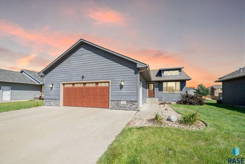 418 Quinn Ave, Harrisburg, SD, 57032-8264 | Card Image