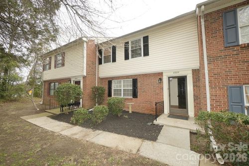 8805 Hunter Ridge Dr, Charlotte, NC, 28226-4685 | Card Image