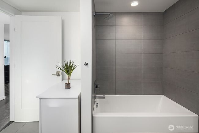 UNIT-3005 - 1808 Minor Ave, Condo with 2 bedrooms, 2 bathrooms and 1 parking in Seattle WA | Image 15