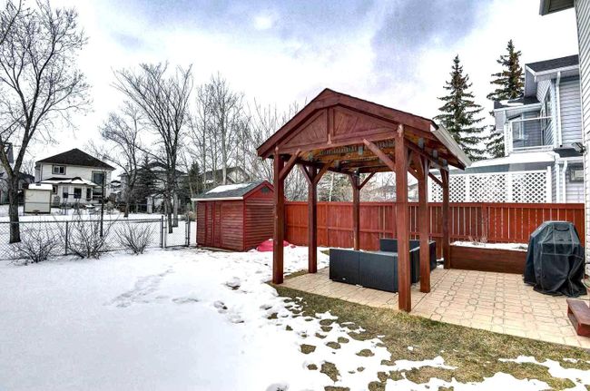 116 Bridlewood Circle Sw, Home with 3 bedrooms, 3 bathrooms and 4 parking in Calgary AB | Image 44