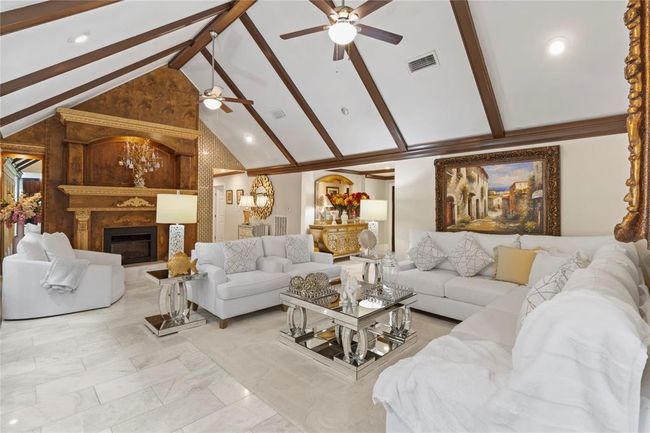 8220 Wateka Cir, House other with 4 bedrooms, 3 bathrooms and null parking in Houston TX | Image 13