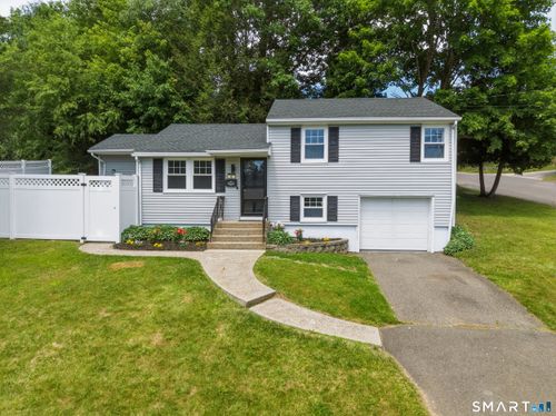 6 Glenford Dr, Waterbury, CT, 06708-2303 | Card Image