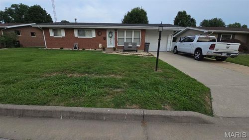 8 Marian Street, Ste Genevieve, MO, 63670 | Card Image
