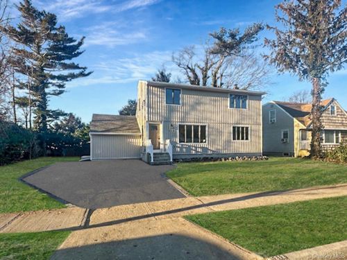 212 Babylon Tpke, Merrick, NY, 11566-4427 | Card Image