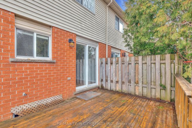 44 Cole Rd, House attached with 3 bedrooms, 2 bathrooms and 3 parking in Guelph ON | Image 33