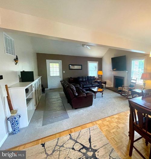264 Fairfield Dr, WARRENTON, VA, 20186-3639 | Card Image
