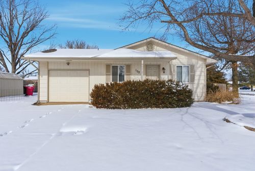 102 Stewart Dr, Goddard, KS, 67052-9439 | Card Image