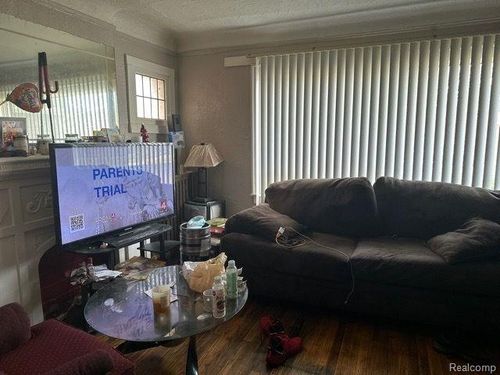 5271 Drexel St, Detroit, MI, 48213-6744 | Card Image