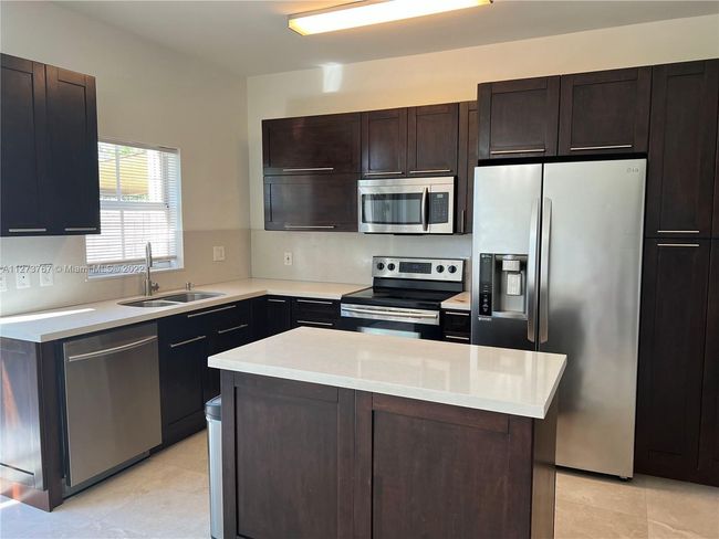 APT-488 - 11600 Nw 60 Th Ter, Condo with 2 bedrooms, 3 bathrooms and null parking in Doral FL | Image 6