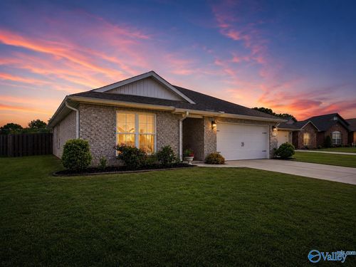205 Cherry Laurel Dr, Hazel Green, AL, 35750-4301 | Card Image