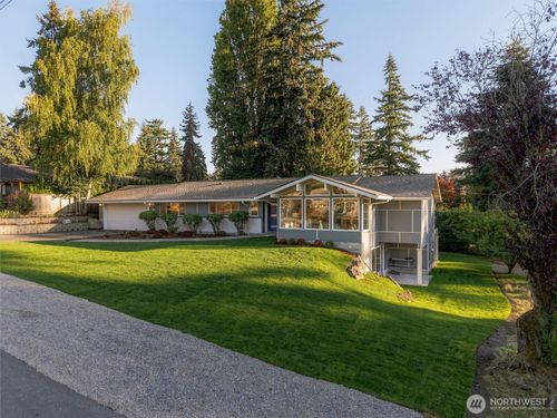 8205 Se 71st St, Mercer Island, WA, 98040-5331 | Card Image