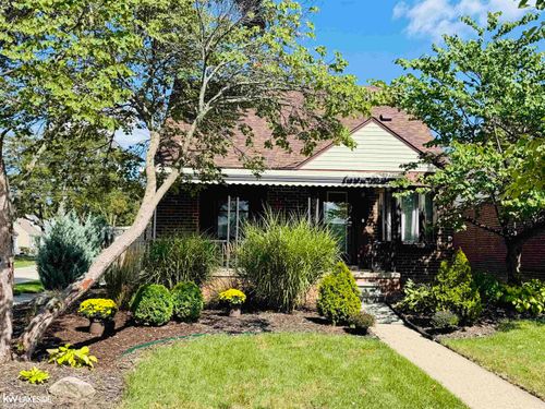 18674 Carlysle St, Dearborn, MI, 48124-4351 | Card Image