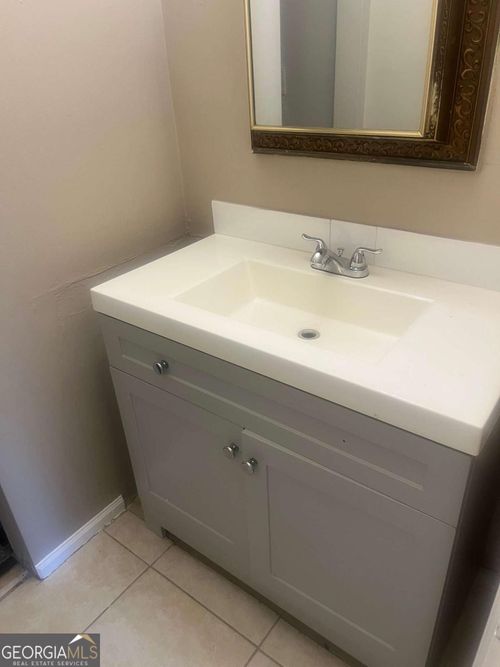 5913 Sutcliff Sq, Lithonia, GA, 30058-4780 | Card Image