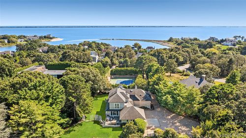 141 Middle Pond Rd, Southampton, NY, 11968-4341 | Card Image