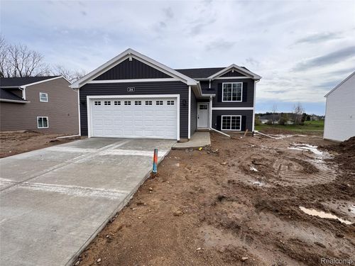 204 Wildflower Drive, Hillsdale, MI, 49242 | Card Image