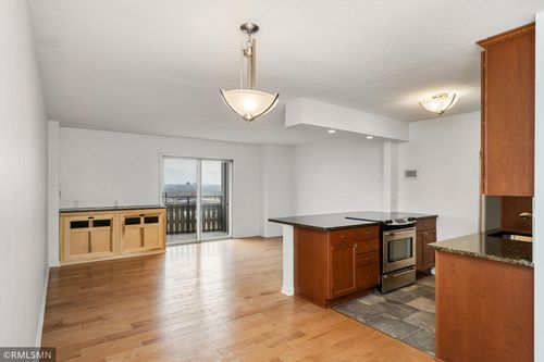 1906-410 Groveland Ave, Minneapolis, MN, 55403-3252 | Card Image