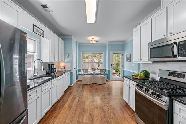 859 Scales Rd, House other with 3 bedrooms, 3 bathrooms and null parking in Suwanee GA | Image 15