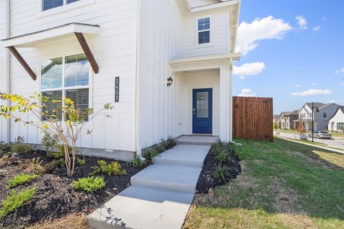 3453 Lake District Ln, Fort Worth, TX, 76135-2030 | Card Image