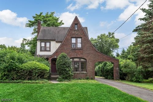 332 Meadowbrook Ave, Ridgewood, NJ, 07450-2718 | Card Image