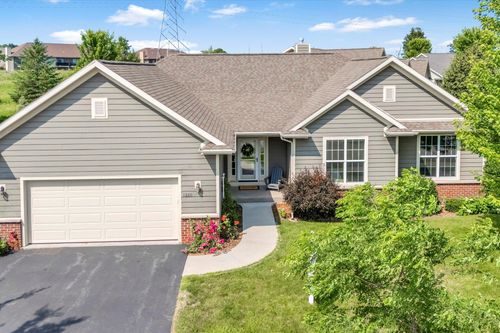 1820 Misty Ridge Ln, Grafton, WI, 53024-9108 | Card Image