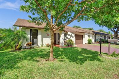 1935 Sw 15th Ct, House other with 3 bedrooms, 2 bathrooms and null parking in Deerfield Beach FL | Image 2