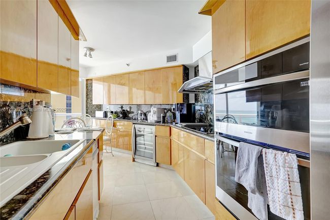 APT-1412 - 16425 Collins Ave, Condo with 2 bedrooms, 2 bathrooms and null parking in Sunny Isles Beach FL | Image 29
