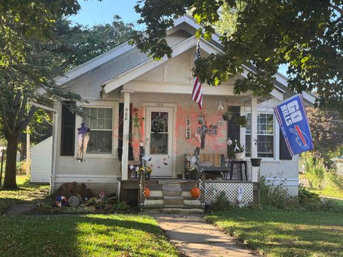 500 7th Ave, Charles City, IA, 50616-2402 | Card Image