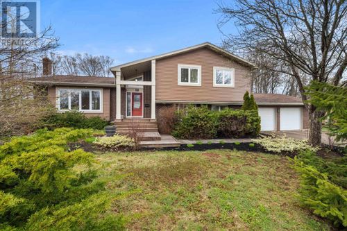 13 Bardin Cres, Charlottetown, PE, C1E1L7 | Card Image