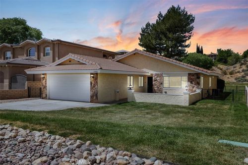 12860 Golf Course Dr, Victorville, CA, 92395 | Card Image