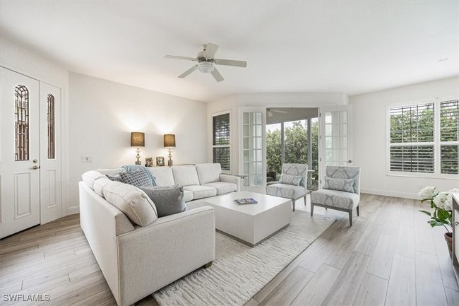 2205 - 233 Colonade Cir, Condo with 3 bedrooms, 4 bathrooms and null parking in NAPLES FL | Image 5