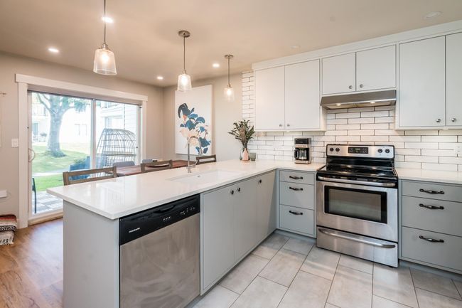 4 - 12916 17 Avenue, Townhouse with 2 bedrooms, 2 bathrooms and 1 parking in Surrey BC | Image 7